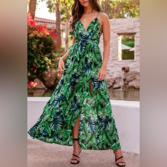 Fashion Nova Dresses & Skirts - BLUSH & Day Vacation Nights Tropical Maxi Dress in Green.size S.